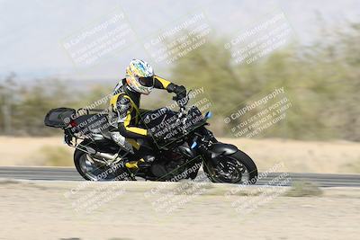 media/Dec-01-2025-Moto Forza (Mon) [[2daa91e15f]]/3-Beginner Group/Session 2 (Turn 7 Inside Pans)/